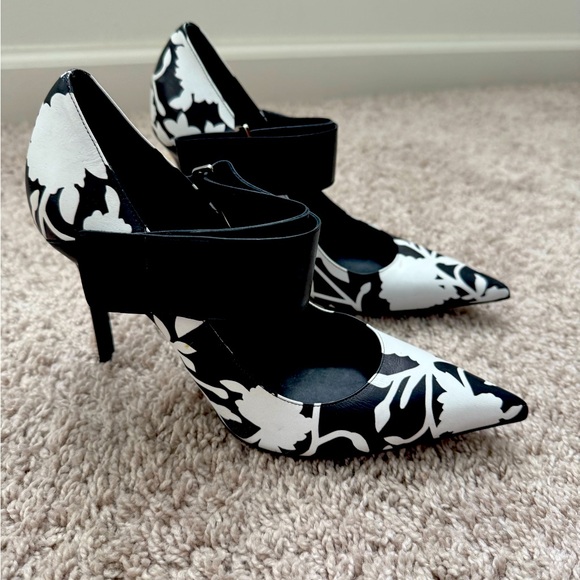 Michael Kors Collection Shoes - Michael Kors collection black/white heels size 37 1/2